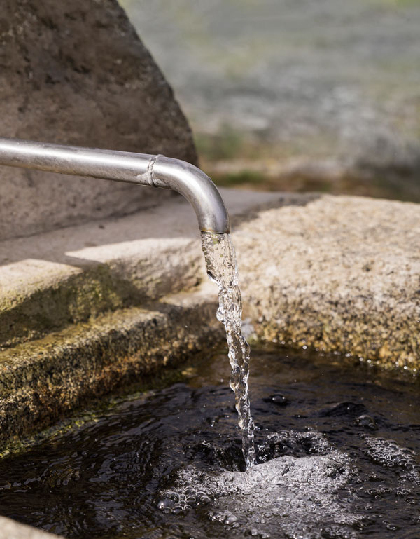 Agua segura para los habitantes de la Comunidad de Rofaykhan